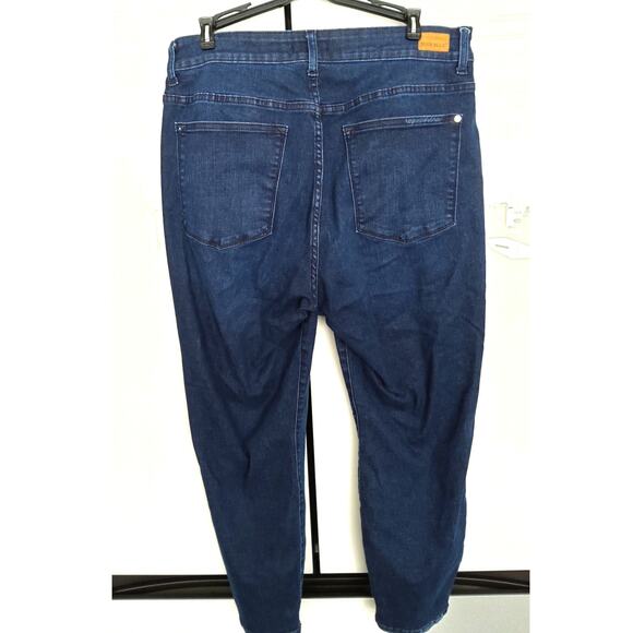 Judy Blue Los Angeles med/dark wash straight distressed edges womens 14 normcore - Picture 2 of 8